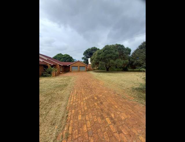 4 BEDROOM HOUSE FOR SALE IN STOFFBERG